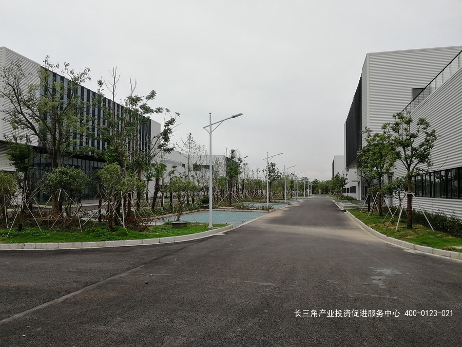 G2417 金山区兴塔工业园区兴豪路 二楼 1150平方米  三吨货梯 厂房出租