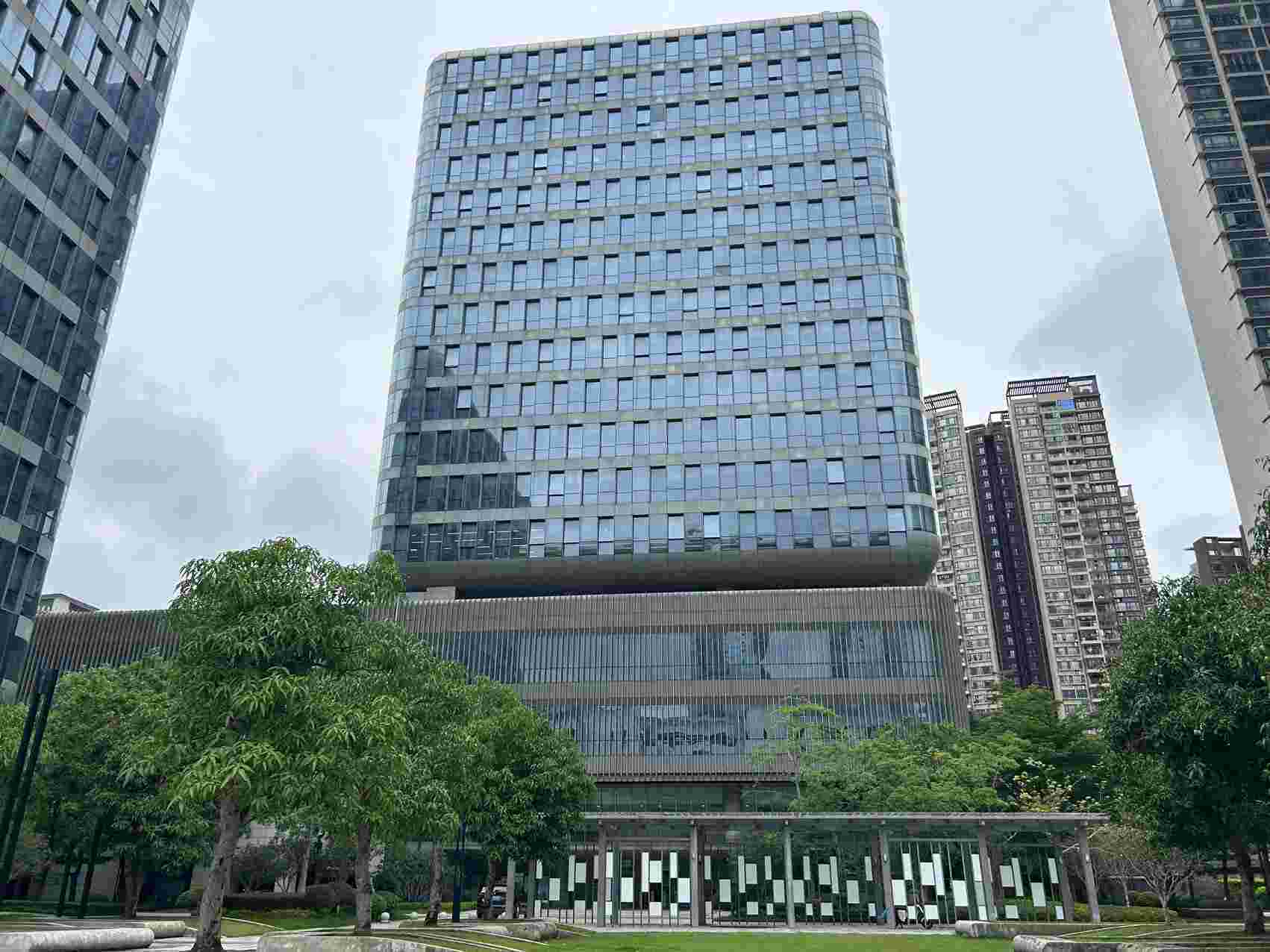 广州黄埔萝岗甲级写字楼出租 270平5+1精装落地窗 地铁口400米（多图实拍）
